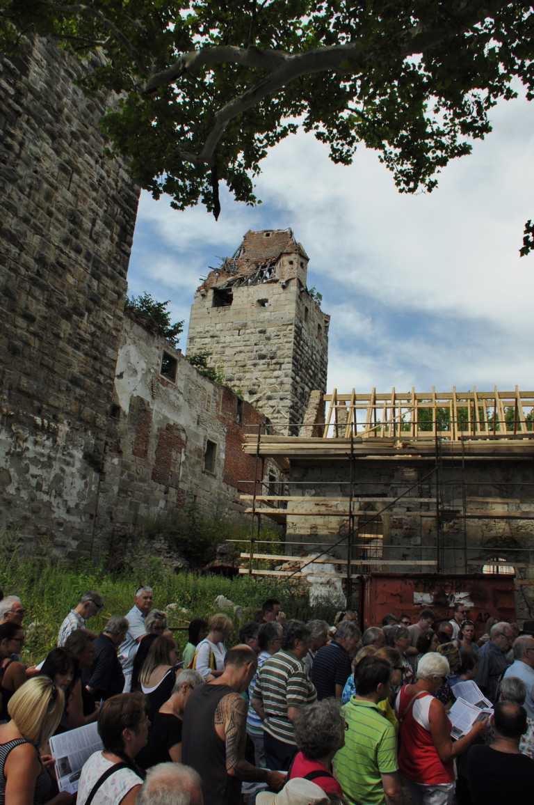 SchlossPottendorfUndBesucherFotoANESA