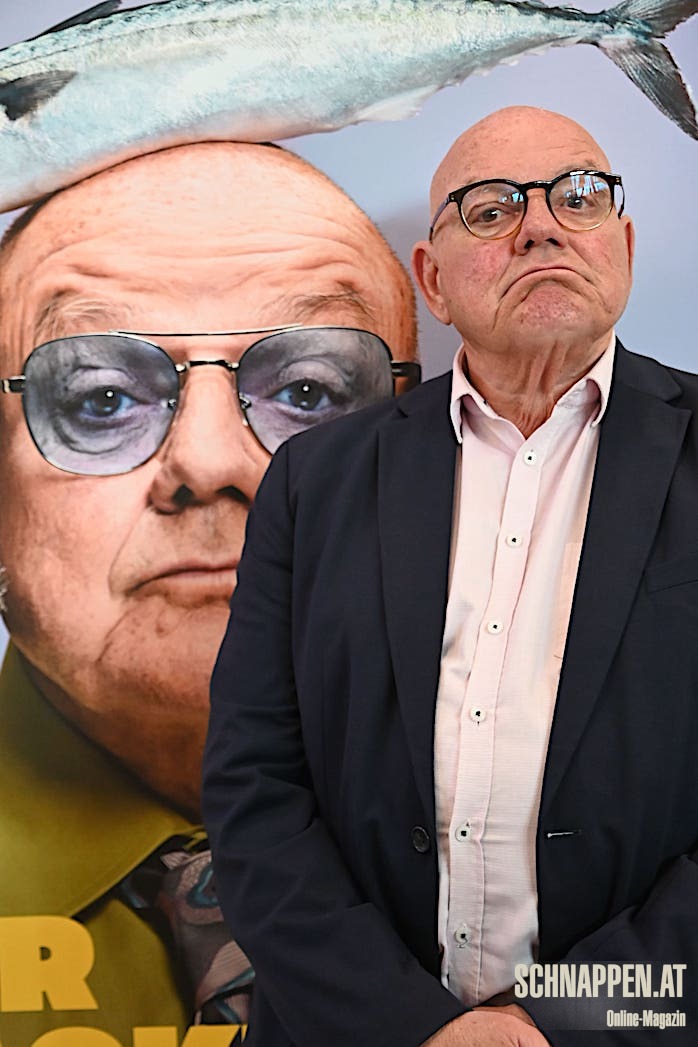 WolfgangBoeckBegruesstDasPublikumFotoPrinzSCHNAPPENat