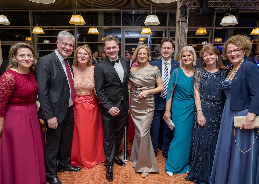 LandhausballcNLKKhittl1