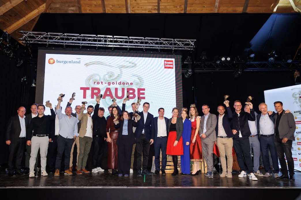 Rot-Goldene Traube im Burgenland: Die SiegerInnen 2025 im Csello. Foto:(c)Weintourismus Burgenland Maria Holländer RotgoldeneTraube2025FotocWeintourismusBurgenlandMariaHollunder